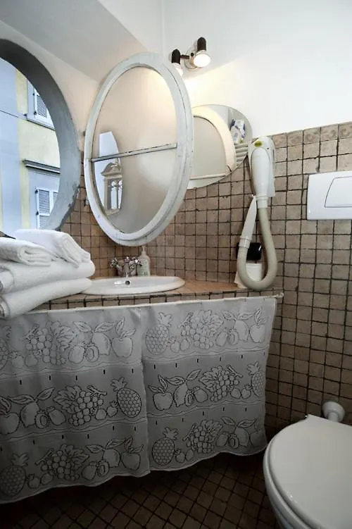 Palazzo Pergola Apartment Florence 0*,